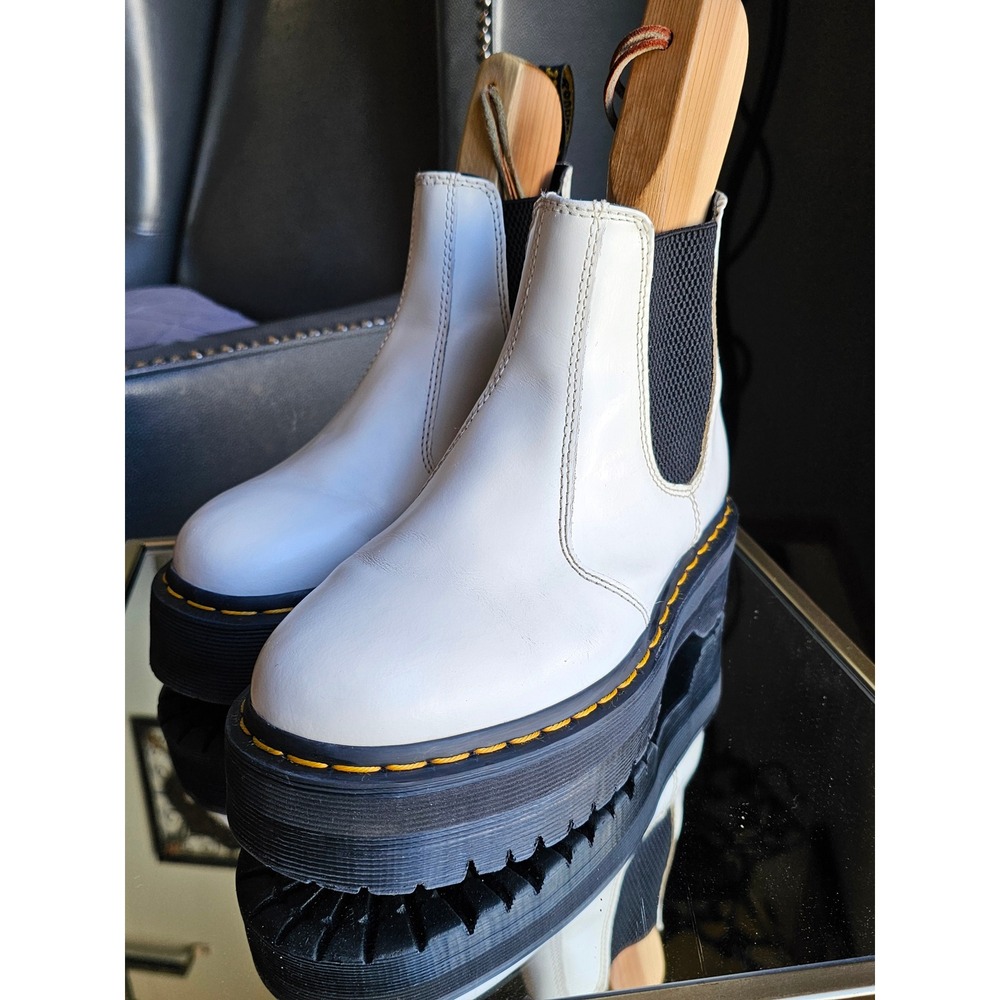 Dr. Martens 2976 Quad Chelsea Boots Women 7 White Leather Platform Lug Sole